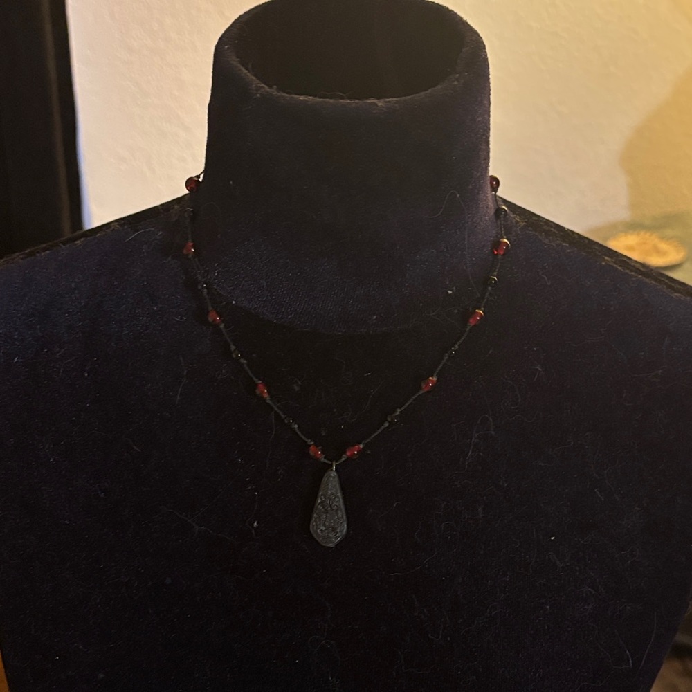 NY Collection Elegant Teardrop Shaped Beaded Necklace